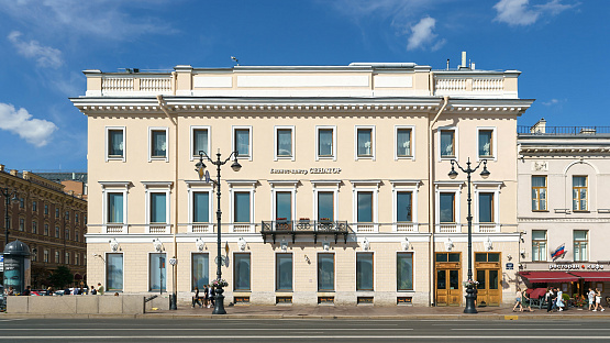 Nevsky avenue, 38